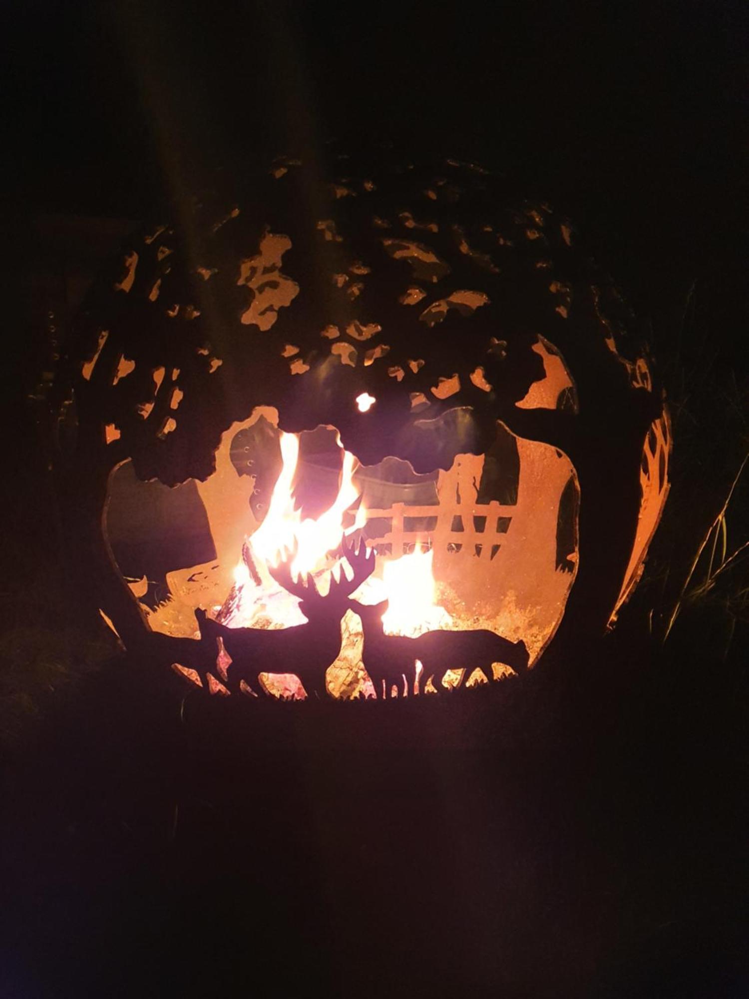 Hotel Gilfach Gower Farm Luxury Yurt With Hot Tub Ammanford Exteriér fotografie