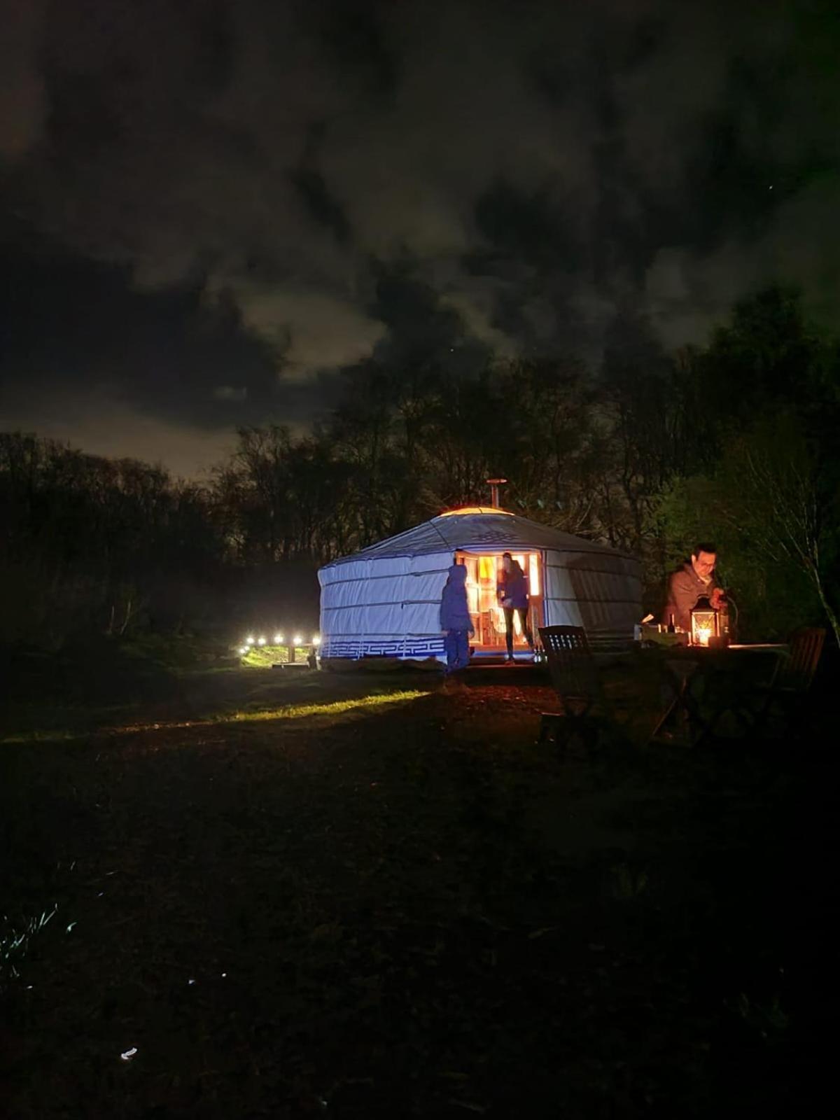 Hotel Gilfach Gower Farm Luxury Yurt With Hot Tub Ammanford Exteriér fotografie
