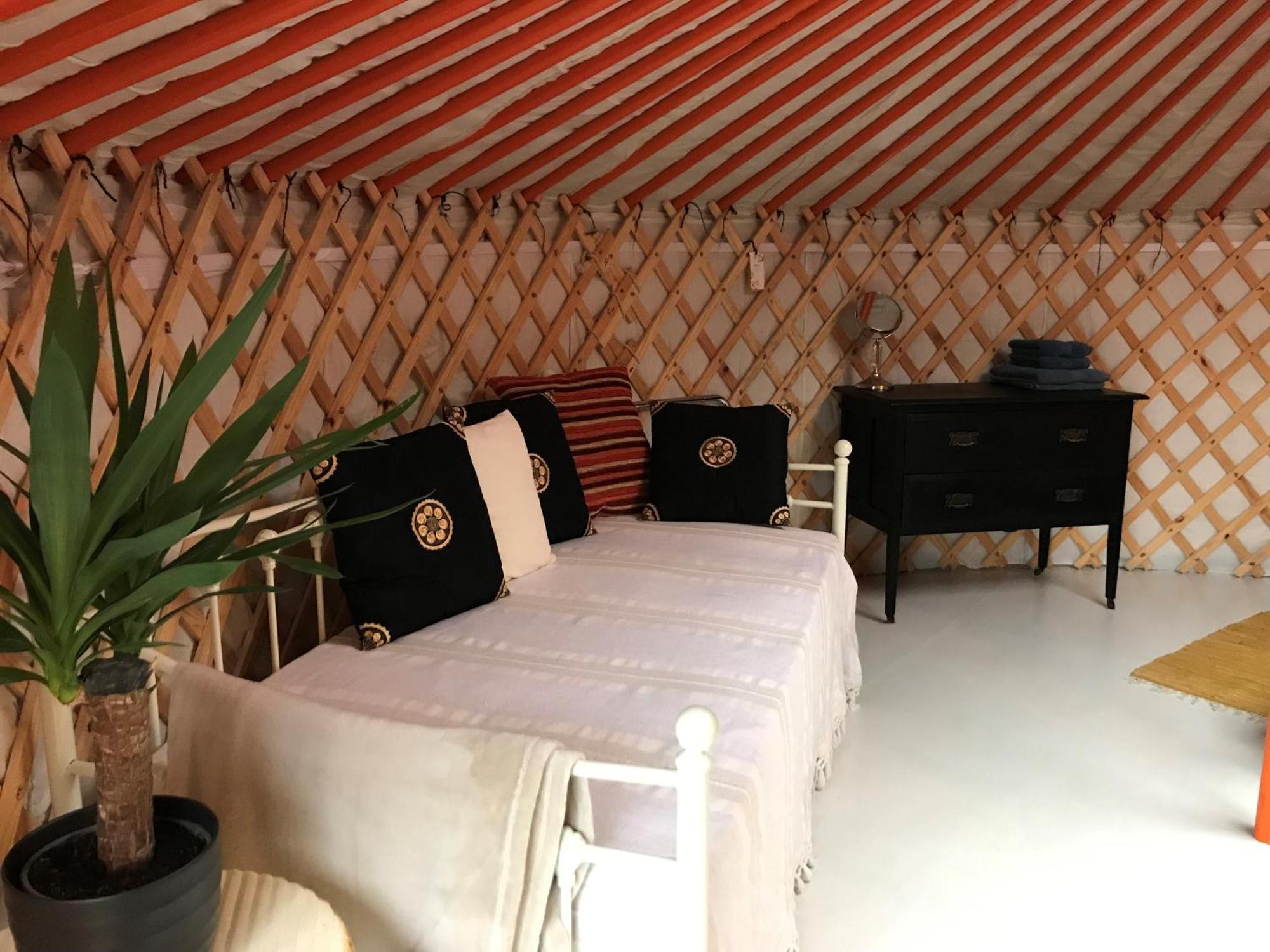 Hotel Gilfach Gower Farm Luxury Yurt With Hot Tub Ammanford Exteriér fotografie