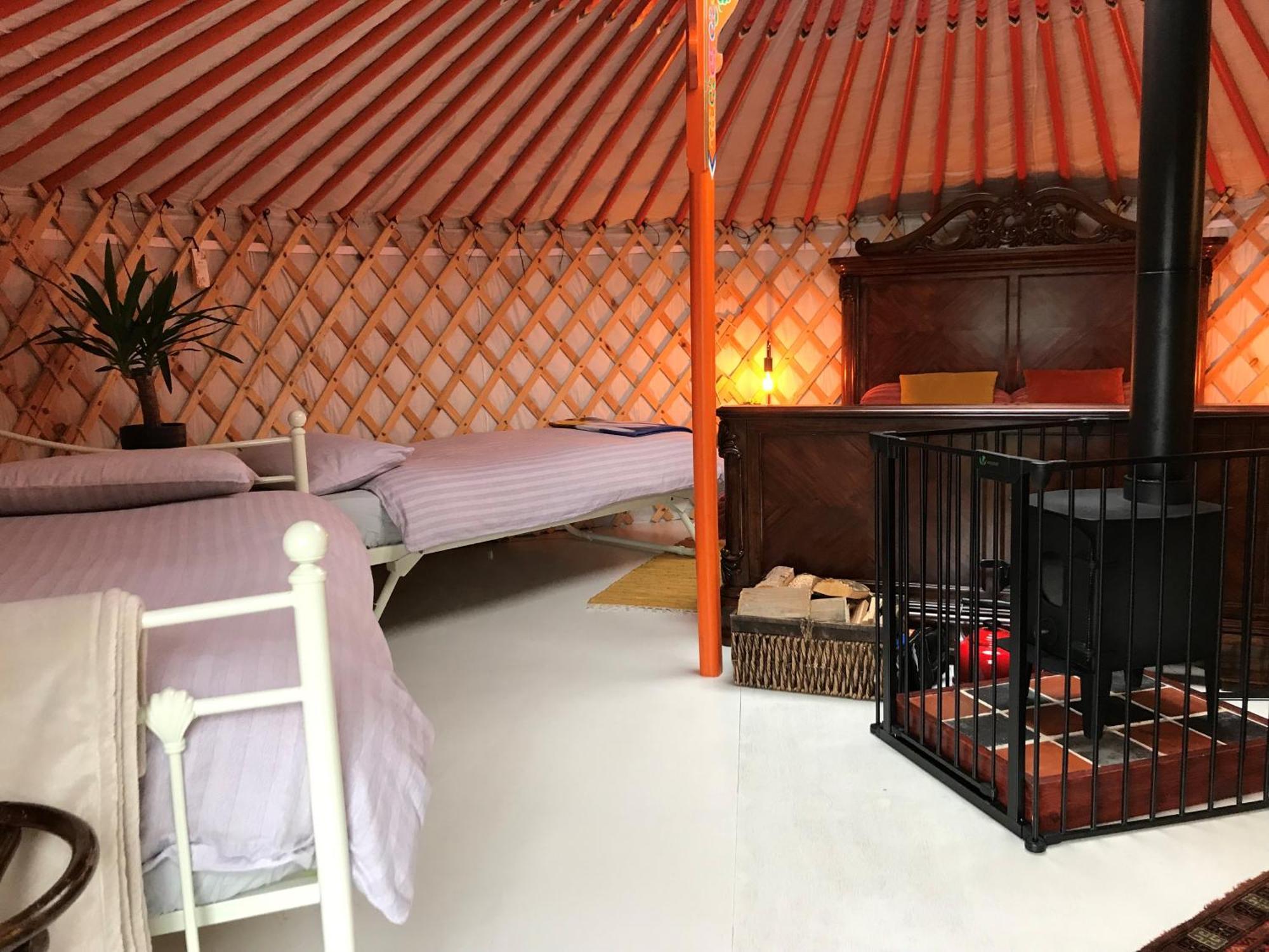 Hotel Gilfach Gower Farm Luxury Yurt With Hot Tub Ammanford Exteriér fotografie