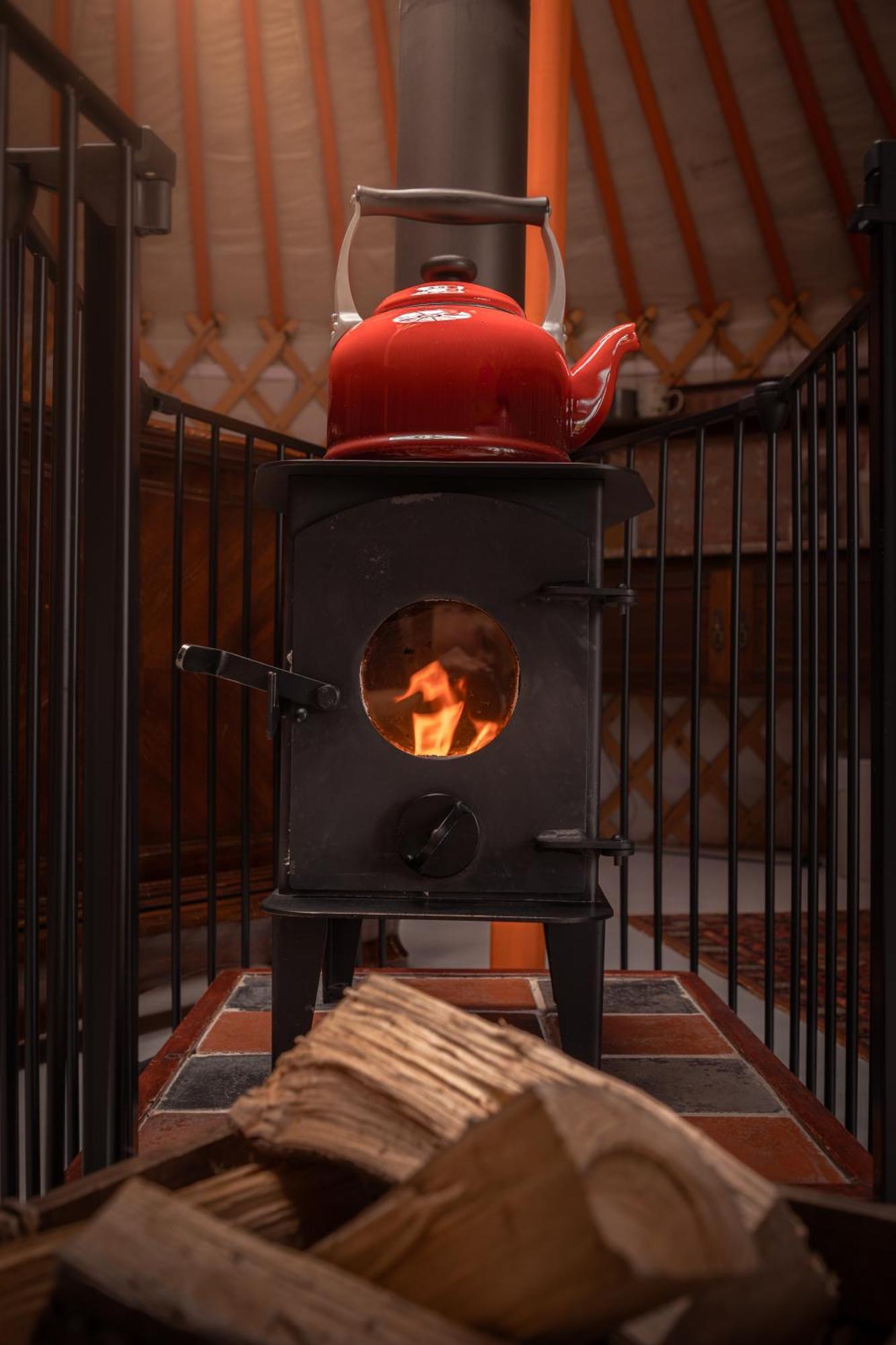 Hotel Gilfach Gower Farm Luxury Yurt With Hot Tub Ammanford Exteriér fotografie